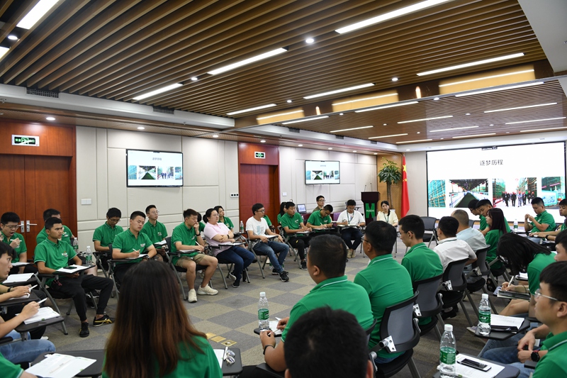 與新員工面對(duì)面溝通訪談